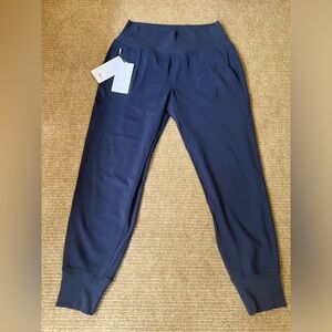 Athleta Venice Jogger, size M